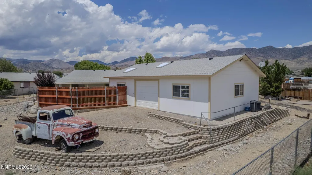 810 Brandy Dayton NV 89403
