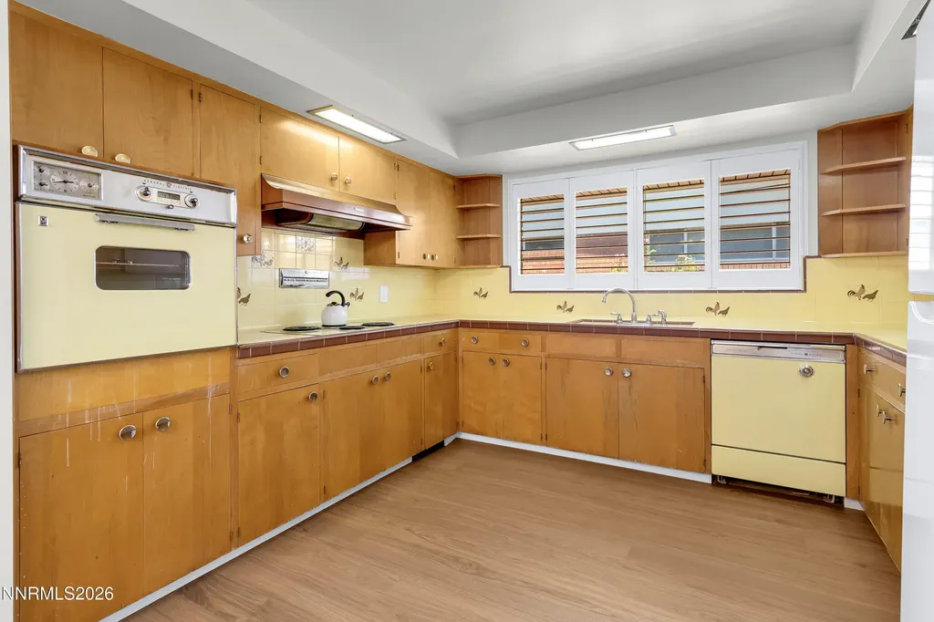 1525 California Reno NV 89509