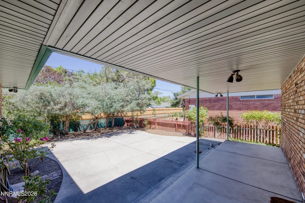1525 California Reno NV 89509