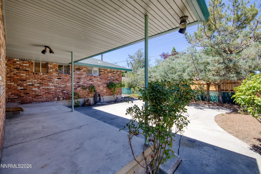 1525 California Reno NV 89509