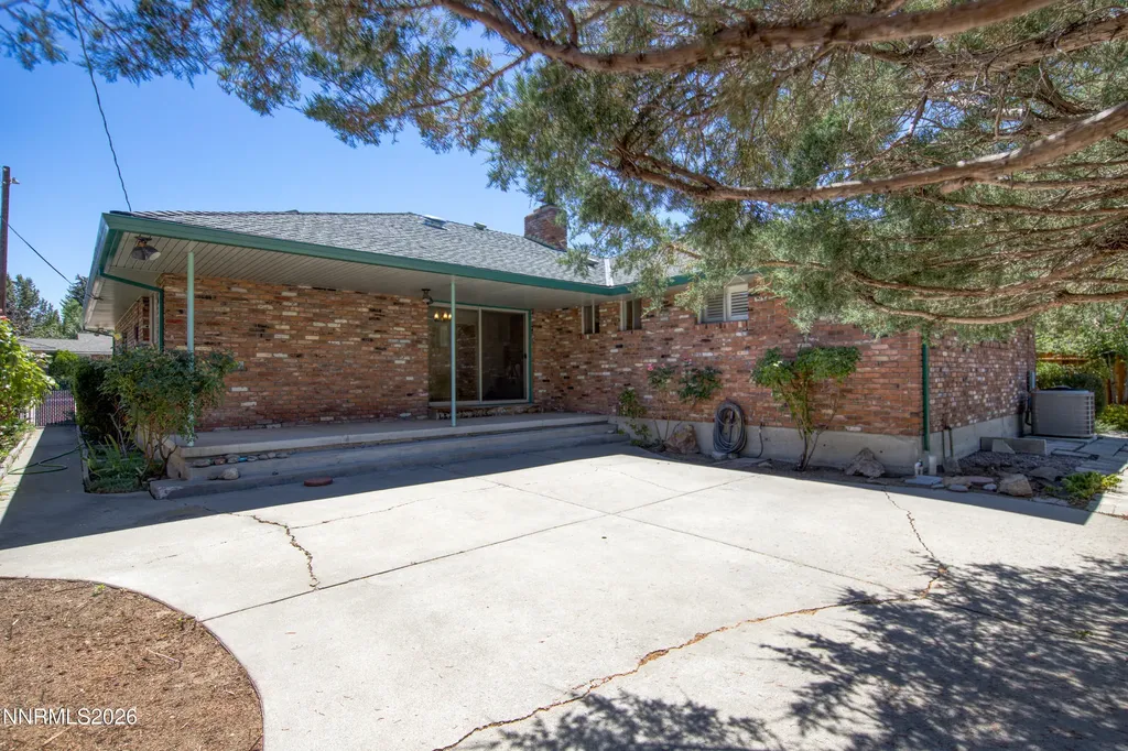 1525 California Reno NV 89509
