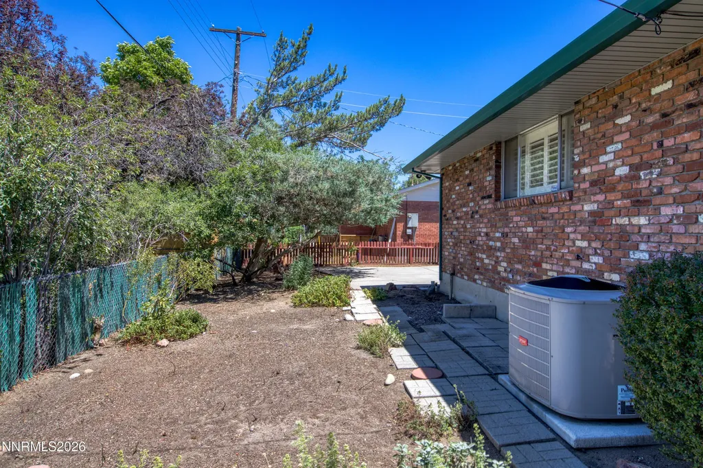 1525 California Reno NV 89509