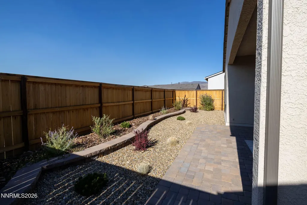 2292 Jagged Peak Sparks NV 89436