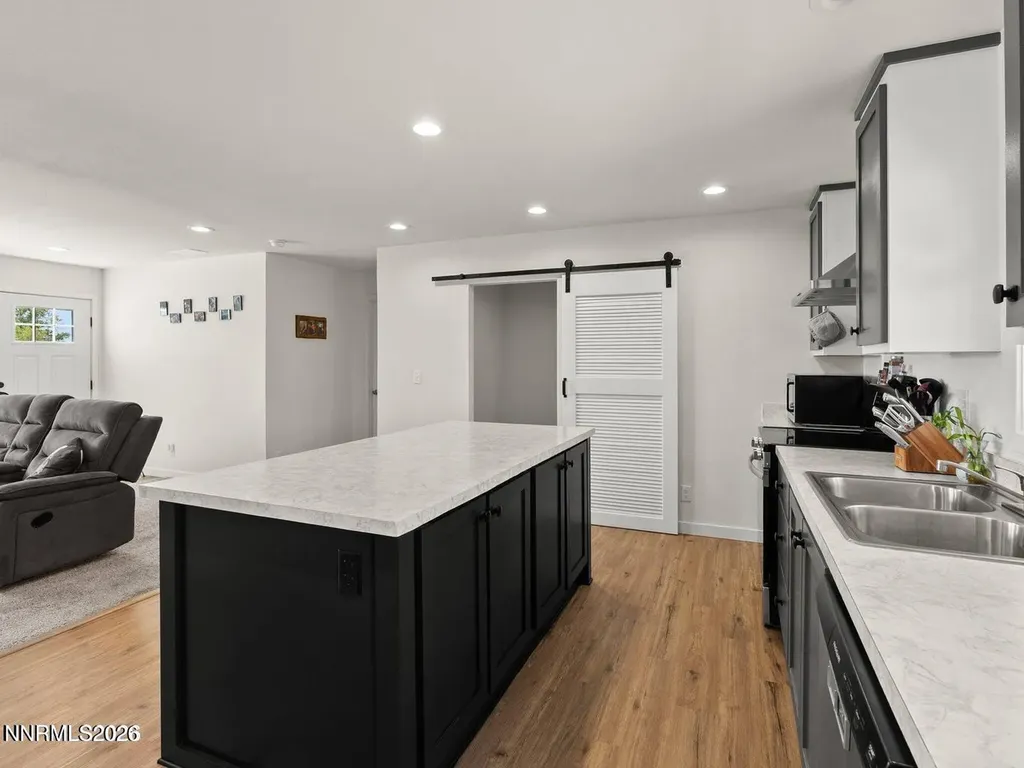 2815 Pueblo Silver Springs NV 89429