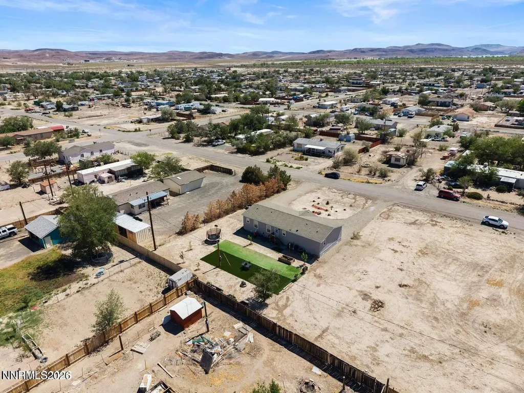 2815 Pueblo Silver Springs NV 89429