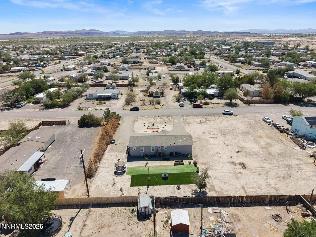 2815 Pueblo Silver Springs NV 89429