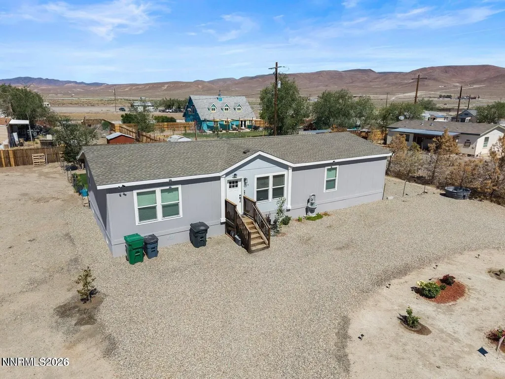 2815 Pueblo Silver Springs NV 89429