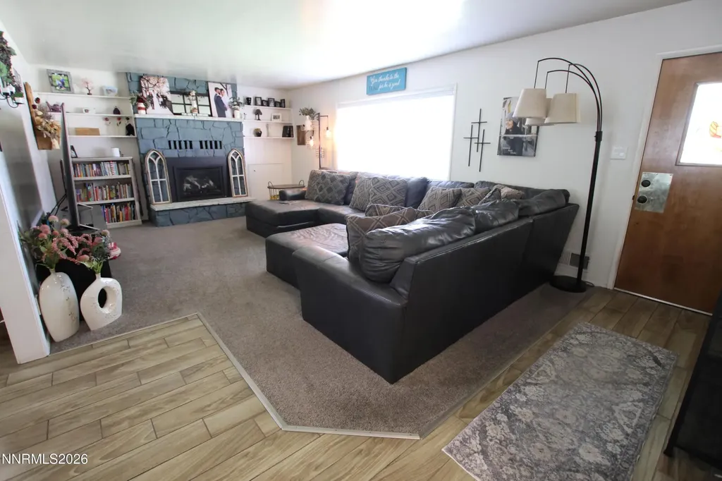 103 California Yerington NV 89447