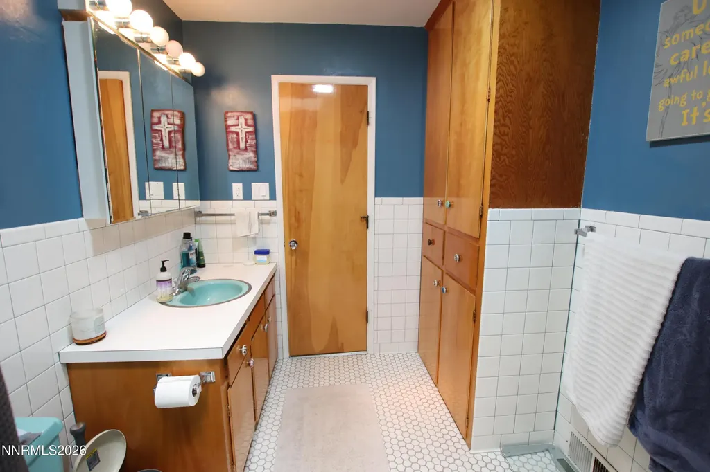 103 California Yerington NV 89447