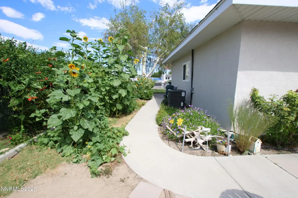 103 California Yerington NV 89447