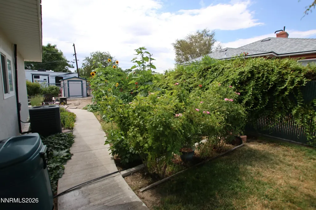 103 California Yerington NV 89447