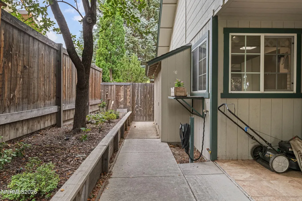 1165 Winnie Carson City NV 89703