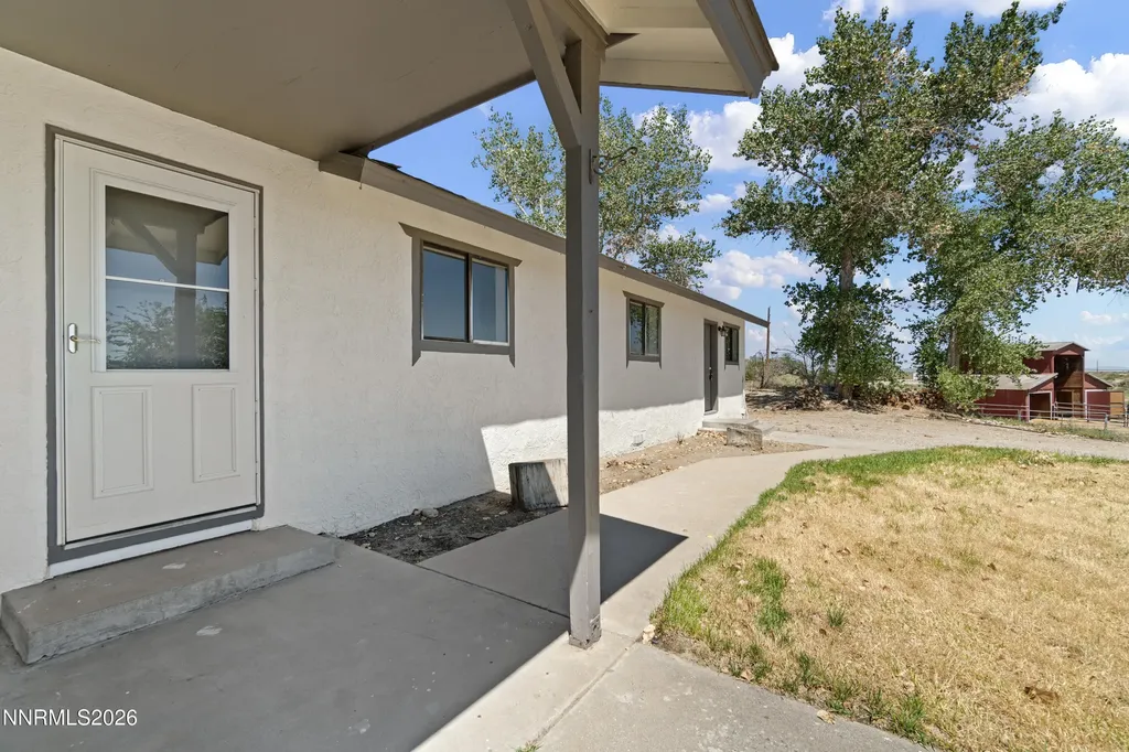 3250 Tarzyn Fallon NV 89406
