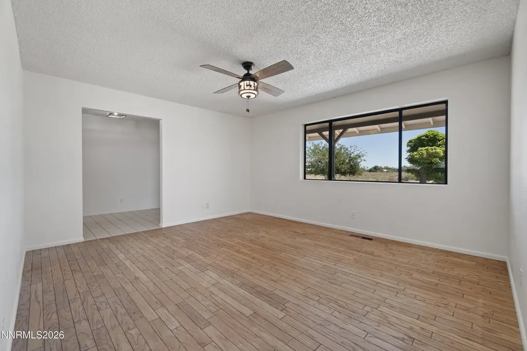 3250 Tarzyn Fallon NV 89406