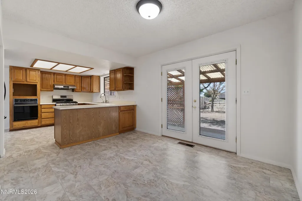 3250 Tarzyn Fallon NV 89406