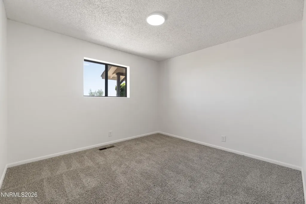 3250 Tarzyn Fallon NV 89406