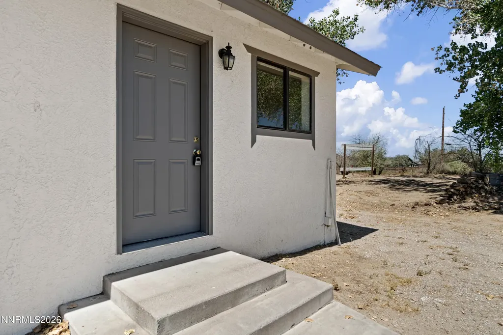 3250 Tarzyn Fallon NV 89406