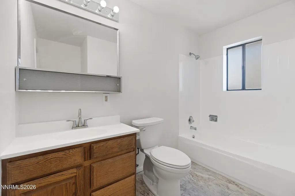 3250 Tarzyn Fallon NV 89406
