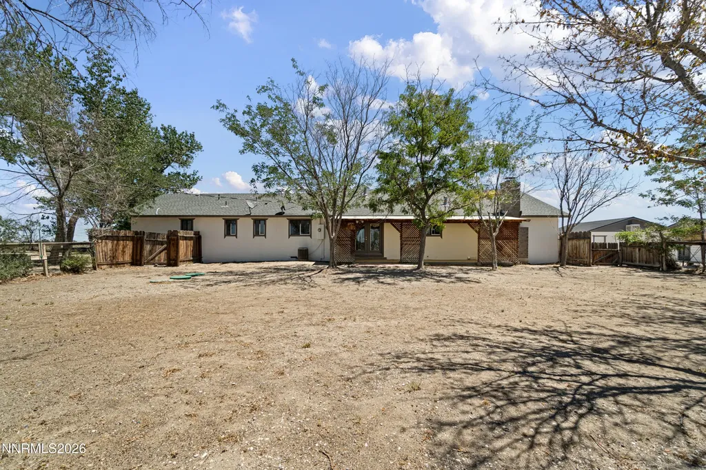 3250 Tarzyn Fallon NV 89406