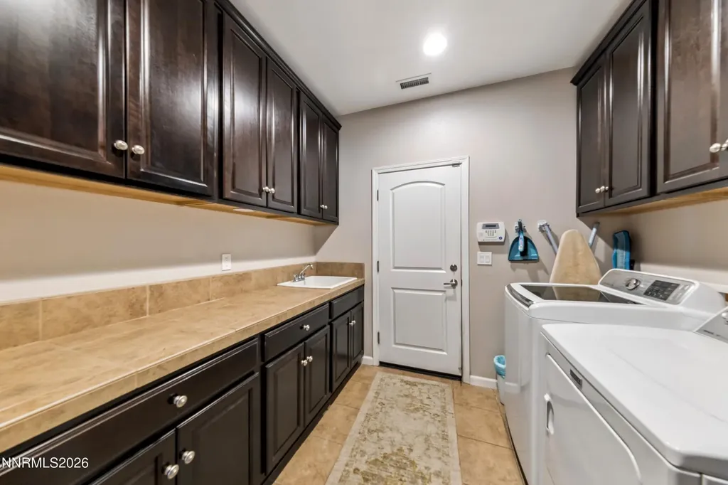 3575 Long Minden NV 89423