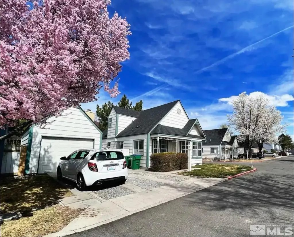 2602 Betsy Sparks NV 89431
