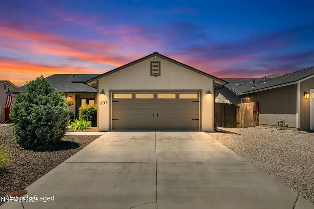 237 Glen Vista Dayton NV 89403