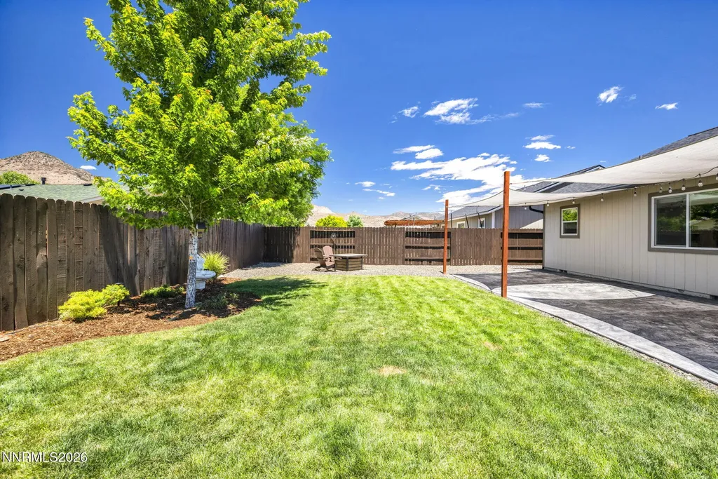 237 Glen Vista Dayton NV 89403