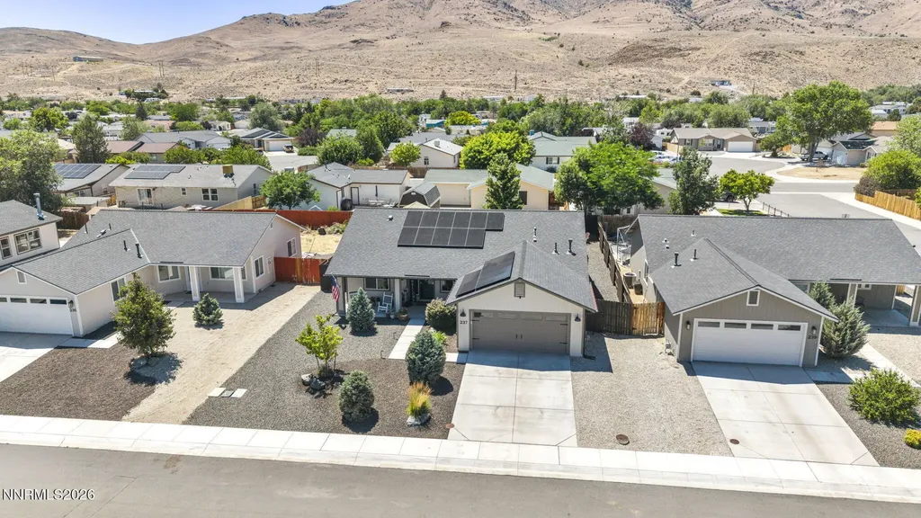 237 Glen Vista Dayton NV 89403