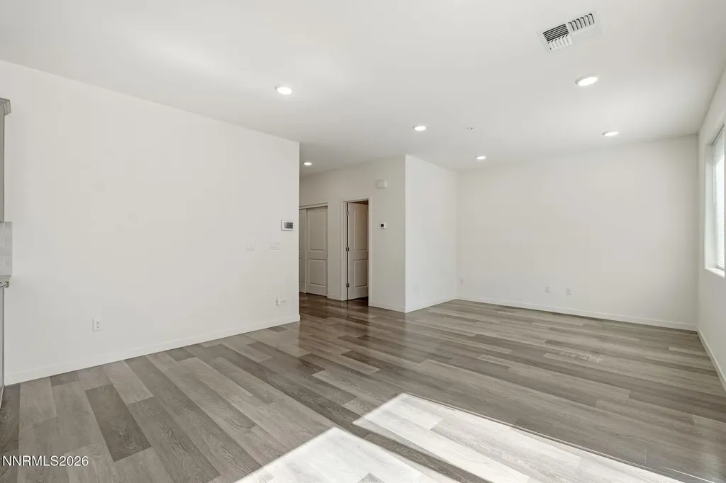 4903 Black Falcon Sun Valley NV 89433