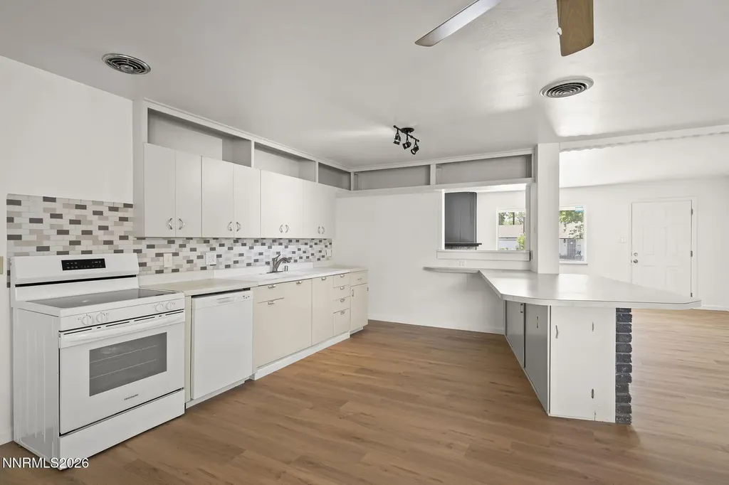1180 Vance Sparks NV 89431