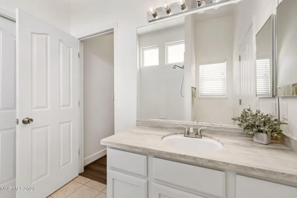 1064 Ridgefield Carson City NV 89706