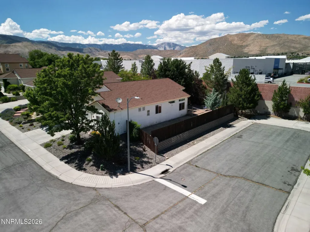 1064 Ridgefield Carson City NV 89706