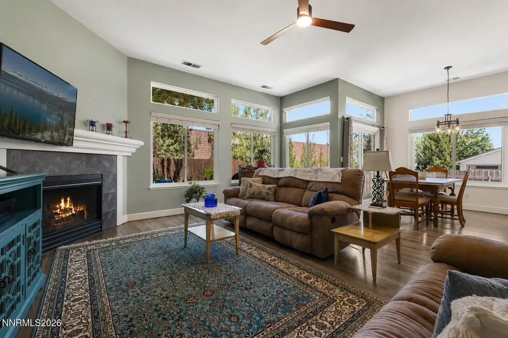 1064 Ridgefield Carson City NV 89706