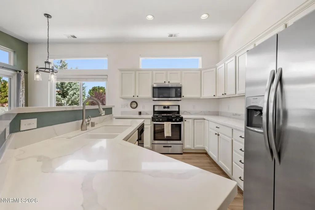 1064 Ridgefield Carson City NV 89706