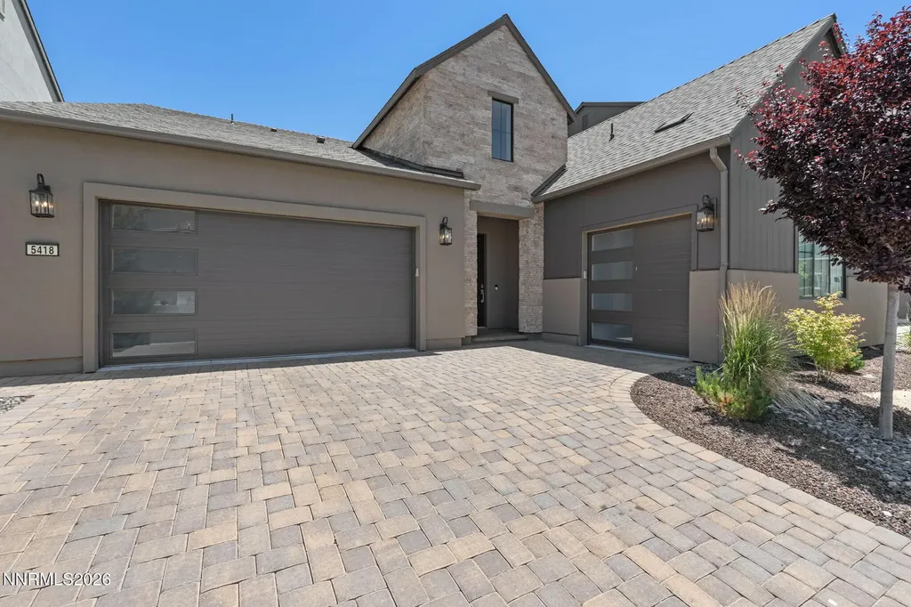5418 Side Saddle Reno NV 89511