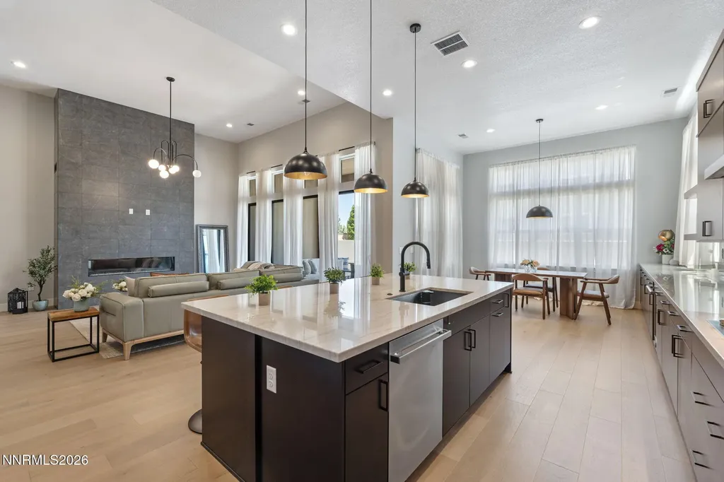 5418 Side Saddle Reno NV 89511