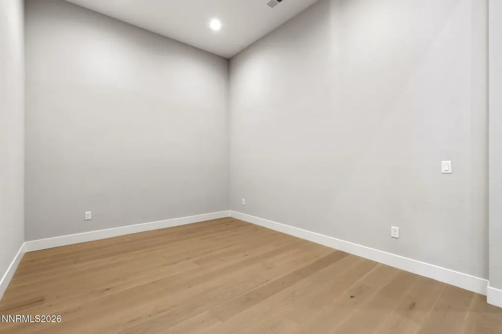 5418 Side Saddle Reno NV 89511