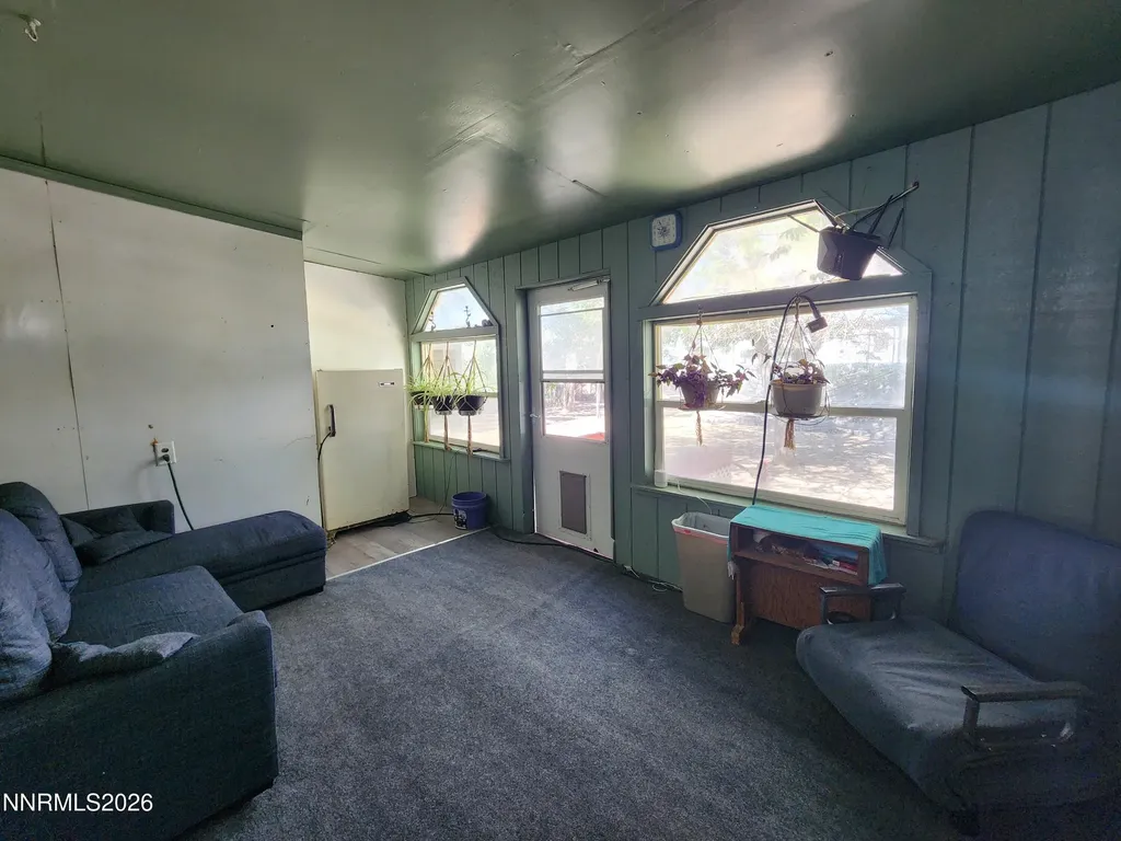 3660 Cypress Silver Springs NV 89429