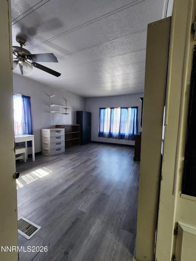 3660 Cypress Silver Springs NV 89429