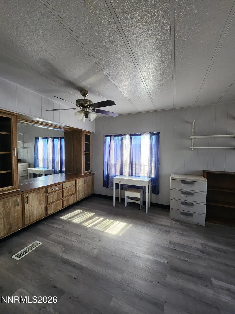 3660 Cypress Silver Springs NV 89429