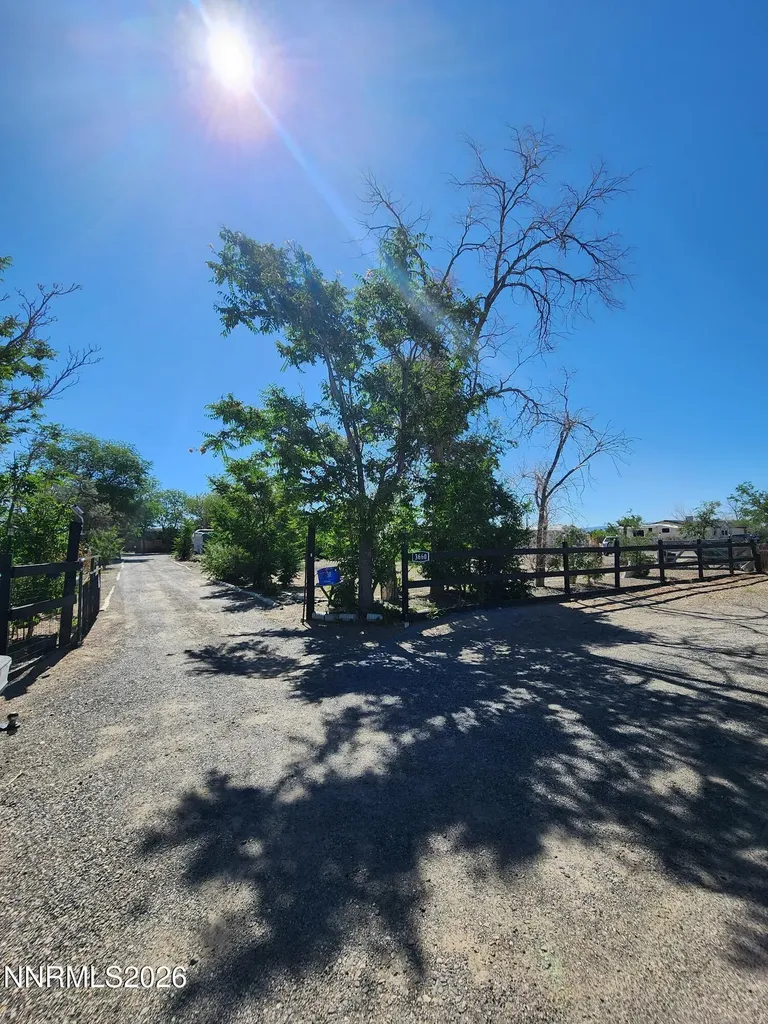 3660 Cypress Silver Springs NV 89429