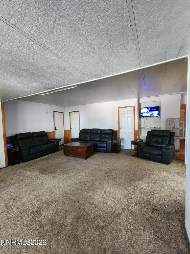 3660 Cypress Silver Springs NV 89429