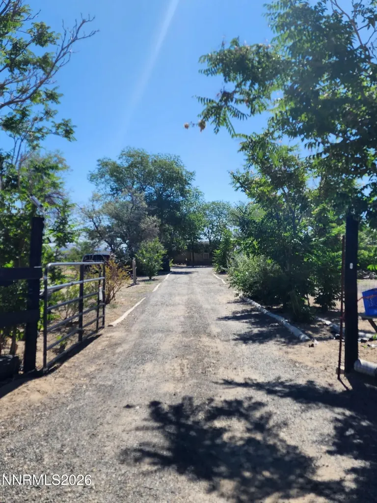 3660 Cypress Silver Springs NV 89429