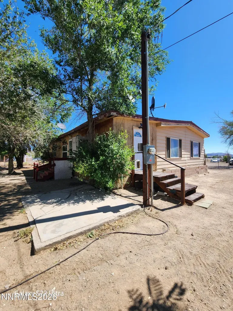 3660 Cypress Silver Springs NV 89429