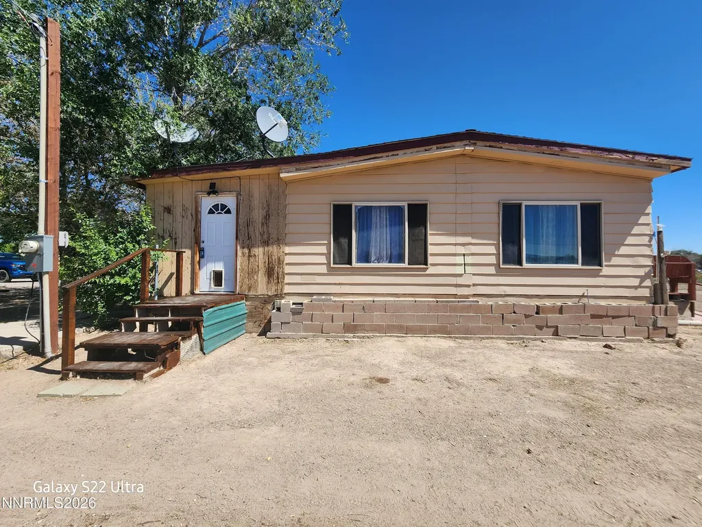 3660 Cypress Silver Springs NV 89429