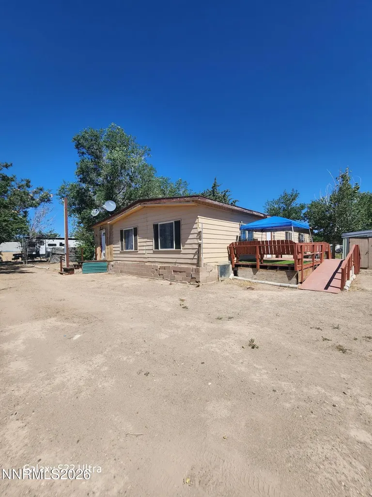 3660 Cypress Silver Springs NV 89429