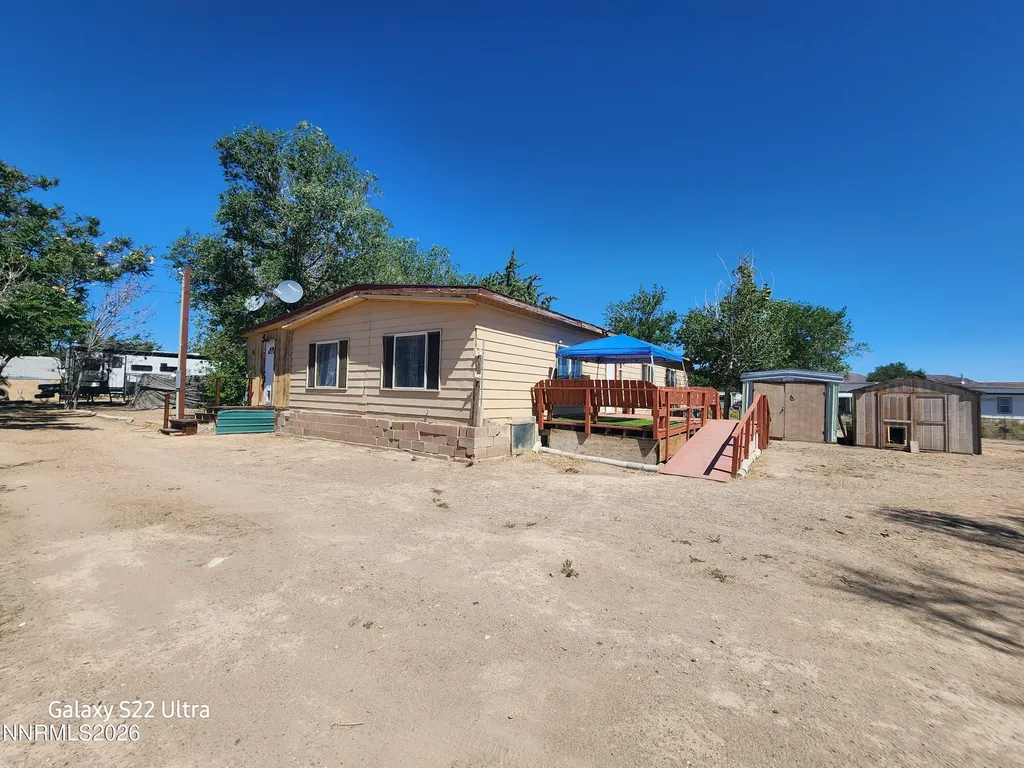 3660 Cypress Silver Springs NV 89429