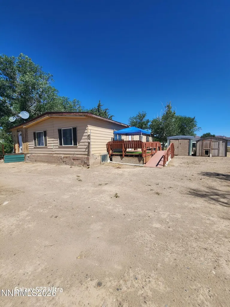 3660 Cypress Silver Springs NV 89429