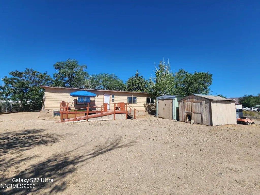3660 Cypress Silver Springs NV 89429