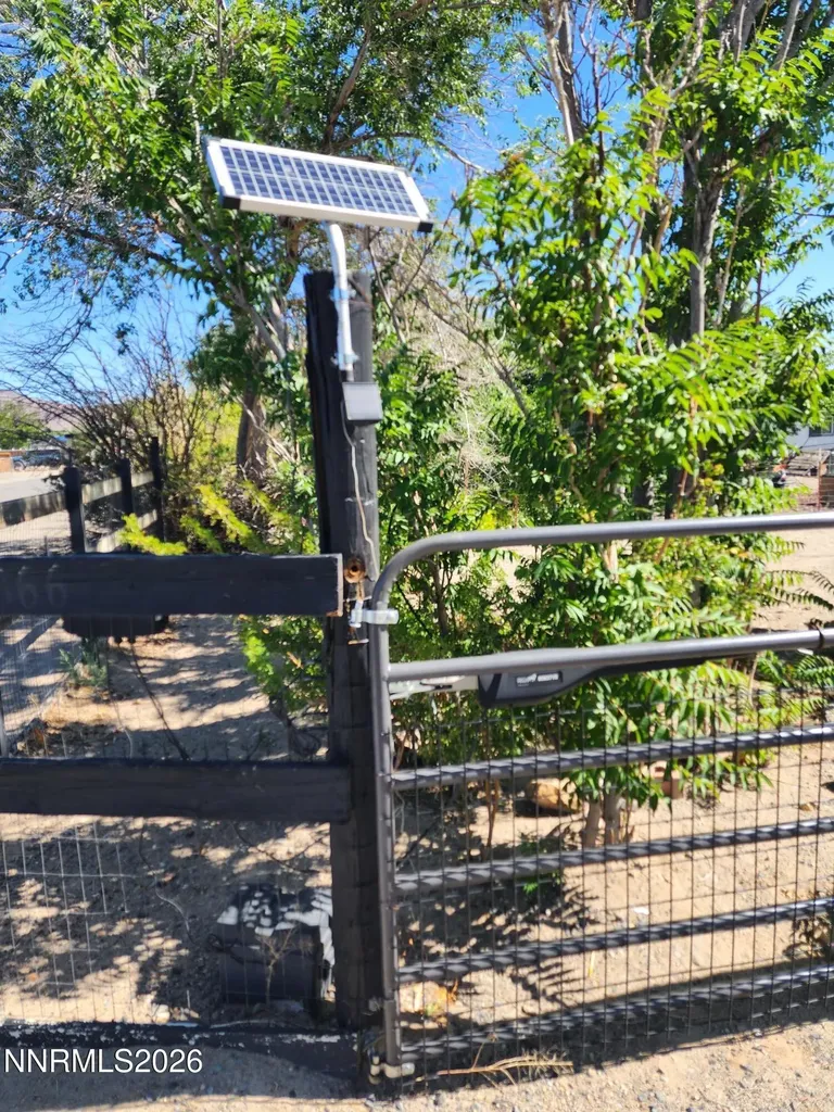 3660 Cypress Silver Springs NV 89429